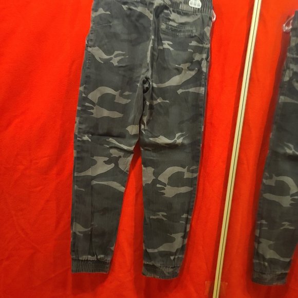 Camouflage pants - Picture 3 of 5